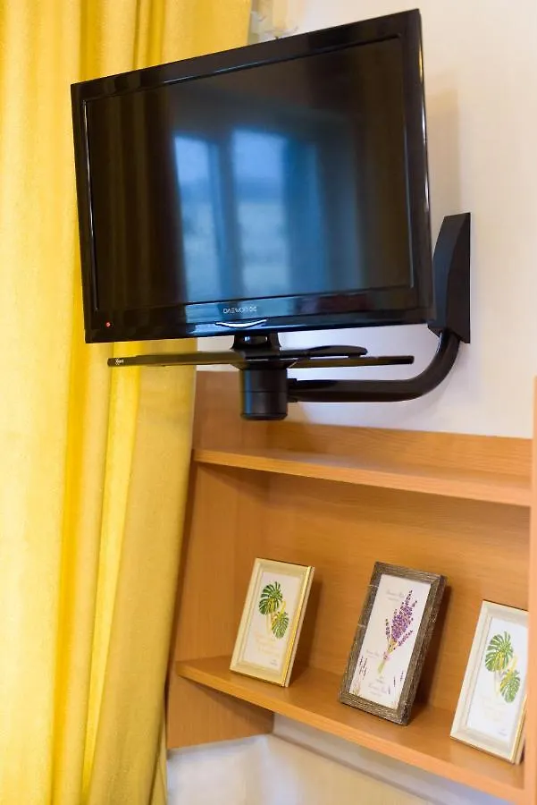 Downtown Studio Apartment Bucharest Romania